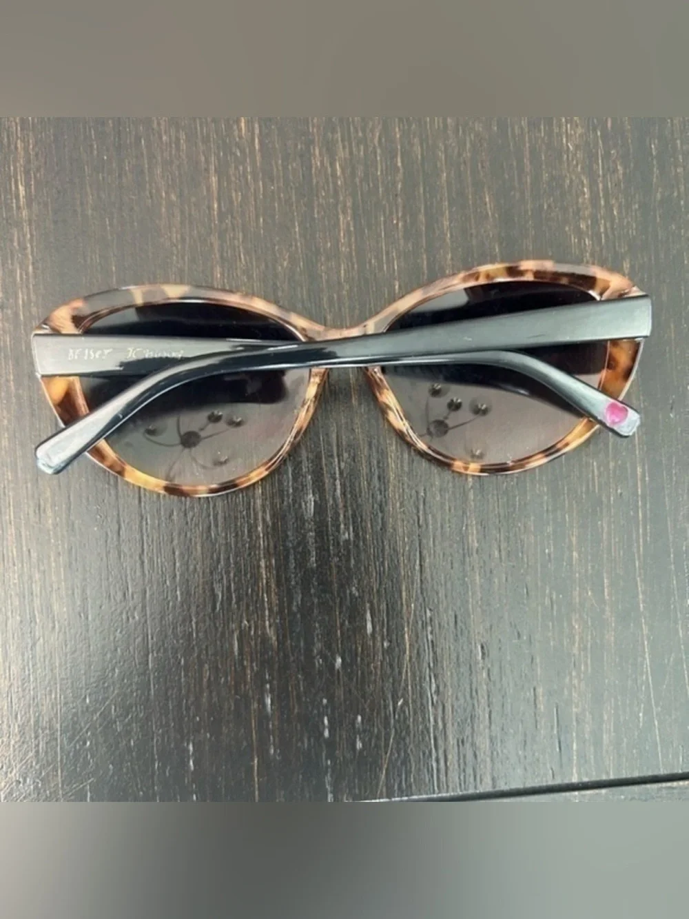 🌸 Betsey Johnson tortoise frame sunglasses sunshades